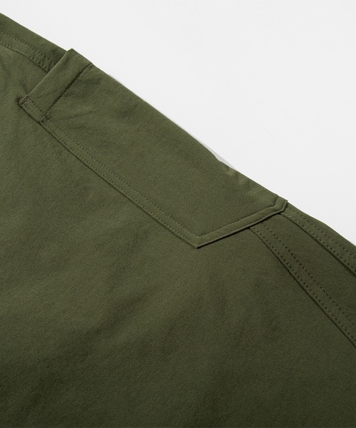 S'more(スモア)の「Wide silhouette sabre cut pants(カーゴパンツ・メンズ・カーキ/ダークグレー・LARGE/MEDIUM/SMALL)」の8枚目の写真