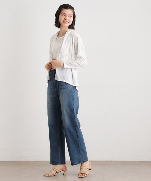 LAURA ASHLEY(ローラアシュレイ)の「【冷房・日よけ対策におすすめ/ゆったりシルエット】ポリー柄 ジャージーカーディガン(カーディガン/ボレロ・レディース・ホワイト系1/ネイビー系・38/40)」の4枚目の写真