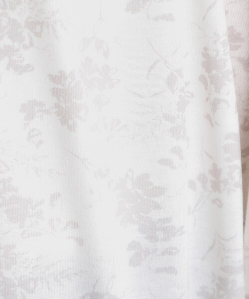 LAURA ASHLEY(ローラアシュレイ)の「【冷房・日よけ対策におすすめ/ゆったりシルエット】ポリー柄 ジャージーカーディガン(カーディガン/ボレロ・レディース・ホワイト系1/ネイビー系・38/40)」の6枚目の写真