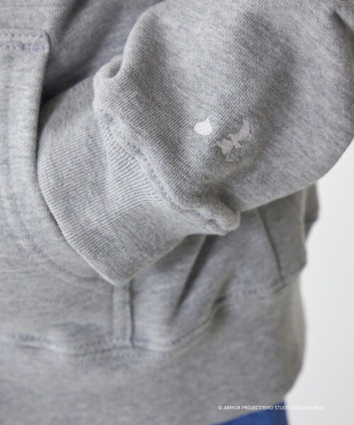 SHIPS(シップス)の「DQVIIR × SHIPS:110~150cm ロゴ ZIP フーディー〈KIDS〉(パーカー・キッズ・グレー/ネイビー・110/130/150)」の4枚目の写真