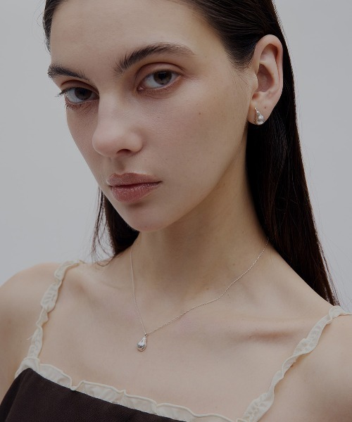 Ameri(アメリ)の「MEDI SLV925 PEAR PIERCE(ピアス(両耳用)・レディース・シルバー・FREE)」の4枚目の写真