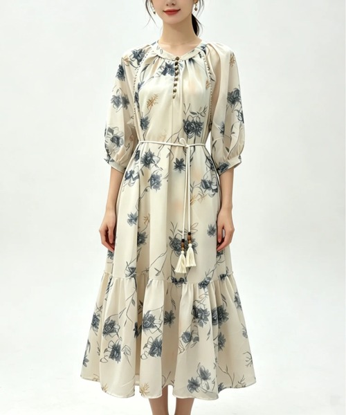 LUCPY(ラクピー)の「フラワープリントウエストリボンロングワンピース(ワンピース・レディース・アイボリー・X-LARGE/LARGE/MEDIUM/SMALL)」の1枚目の写真