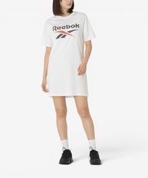 Reebok（リーボック）の「2カラーロゴ オーバーサイズ Tシャツドレス / ID 2-COLOR LOGO OVERSIZED T-SHIRT DRESS（ワンピース）」