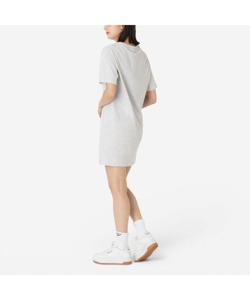 Reebok(リーボック)の「2カラーロゴ オーバーサイズ Tシャツドレス / ID 2-COLOR LOGO OVERSIZED T-SHIRT DRESS(ワンピース・レディース・グレー/ブラック/ホワイト・MEDIUM/SMALL/LARGE)」の20枚目の写真