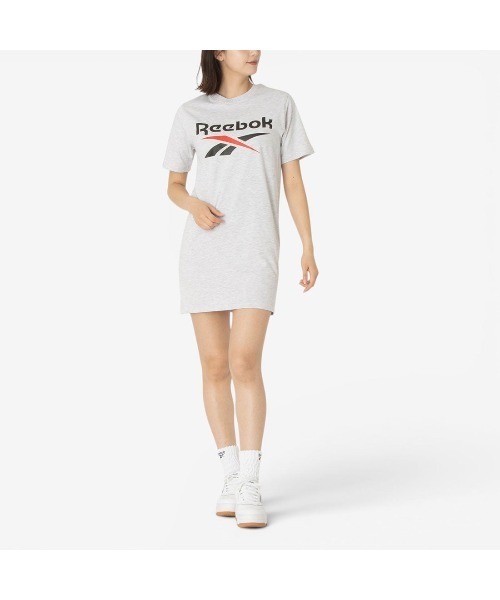 Reebok(リーボック)の「2カラーロゴ オーバーサイズ Tシャツドレス / ID 2-COLOR LOGO OVERSIZED T-SHIRT DRESS(ワンピース・レディース・グレー/ブラック/ホワイト・MEDIUM/SMALL/LARGE)」の22枚目の写真