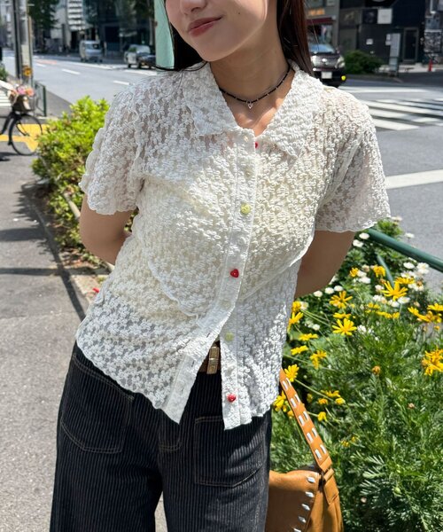 CIAOPANIC(チャオパニック)の「ハートボタンレース切替ポロシャツ(シャツ/ブラウス・レディース・ブラック/アイボリー/ブラウン/ピンク・ONE SIZE)」の6枚目の写真