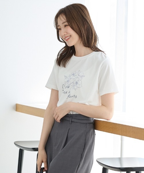 Honeys（ハニーズ）の「【ハニさら・接触冷感・ＵＶカット】フラワープリントＴシャツ（Tシャツ/カットソー・レディース・スミクロ/アイボリー/ブラウン/ラベンダー・S/M/LL/L）」の9枚目の写真