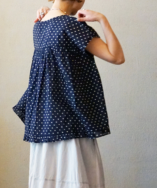 JOURNAL STANDARD LUXE（ジャーナルスタンダード　ラックス）の「【SOIL】 80s COTTON VOILE DOT PRINT HEM FRIL（シャツ/ブラウス・レディース・ブラック/ブラウン・2）」の2枚目の写真