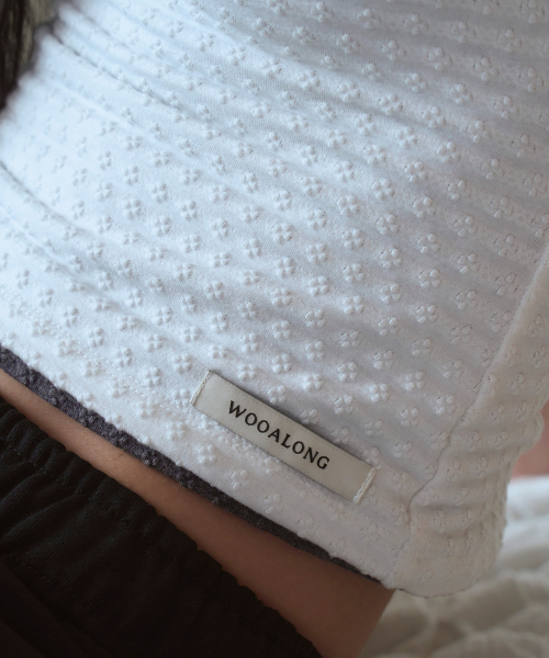 WOOALONG(ウアロン)の「Waist tab fluid modal t-shirts - WHITE(Tシャツ/カットソー・レディース・ホワイト・MEDIUM/SMALL)」の4枚目の写真