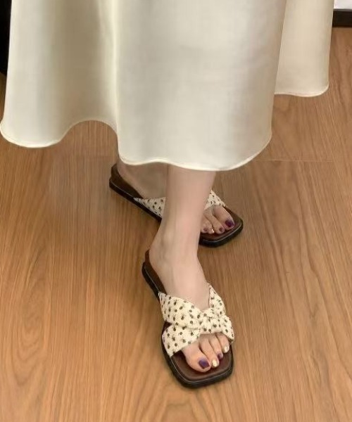 Achic（アシック）の「リボンノットクロスストラップサンダル（サンダル・レディース・ブラック/ホワイト・S/M/L）」の19枚目の写真