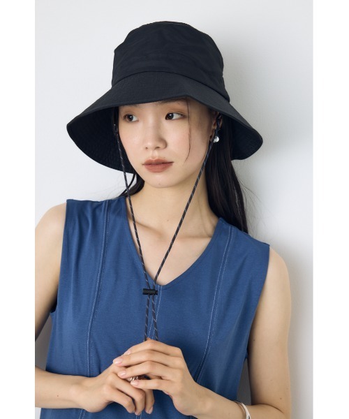 AZUL by moussy(アズールバイマウジー)の「【UVカット機能性】コード付きナイロンハット(ハット・レディース・ベージュ/ブラック・FREE)」の2枚目の写真
