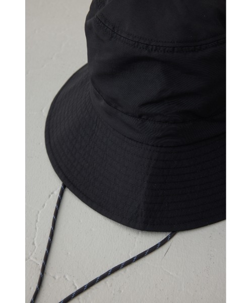 AZUL by moussy(アズールバイマウジー)の「【UVカット機能性】コード付きナイロンハット(ハット・レディース・ベージュ/ブラック・FREE)」の8枚目の写真
