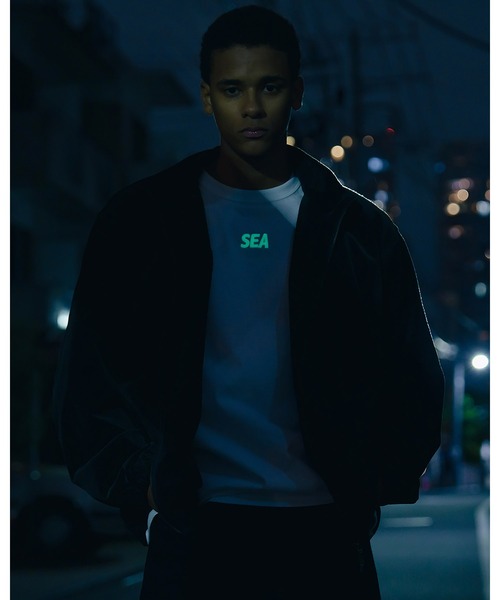 WIND AND SEA(ウィンダンシー)の「armi × WDS HARD MAN LIMITED TEE(Tシャツ/カットソー・メンズ・ホワイト・MEDIUM/X-LARGE/LARGE)」の3枚目の写真