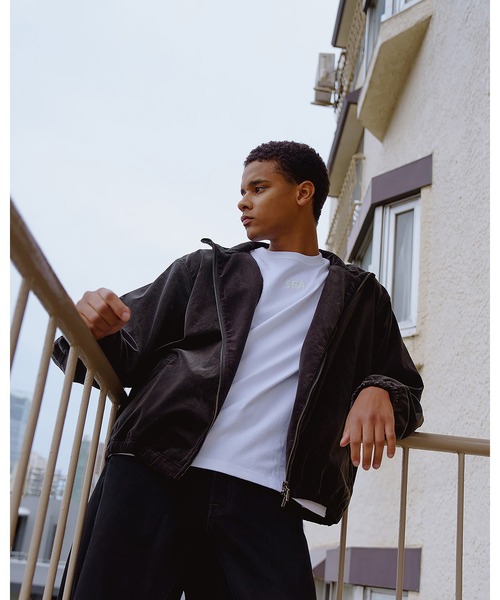 WIND AND SEA(ウィンダンシー)の「armi × WDS HARD MAN LIMITED TEE(Tシャツ/カットソー・メンズ・ホワイト・MEDIUM/X-LARGE/LARGE)」の11枚目の写真