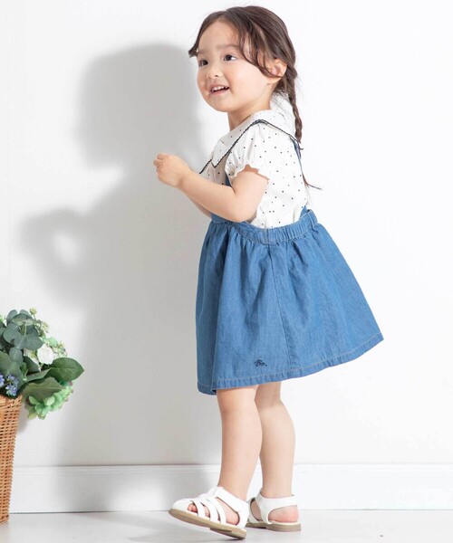 BeBe（ベベ）の「ライトオンスデニムサロペットフレアスカート（その他ベビーウェア・キッズ・ブルー・90cm/80ｃｍ）」の3枚目の写真