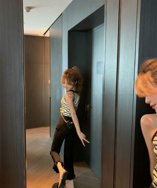 Ritzy(リッツィー)の「裾フリル 7 分丈クロップフレアパンツ(その他パンツ・レディース・ブラック・M)」の10枚目の写真