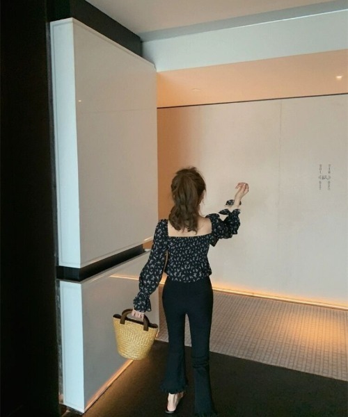Ritzy(リッツィー)の「裾フリル 7 分丈クロップフレアパンツ(その他パンツ・レディース・ブラック・M)」の12枚目の写真
