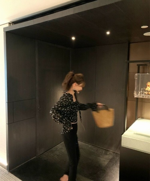Ritzy(リッツィー)の「裾フリル 7 分丈クロップフレアパンツ(その他パンツ・レディース・ブラック・M)」の15枚目の写真