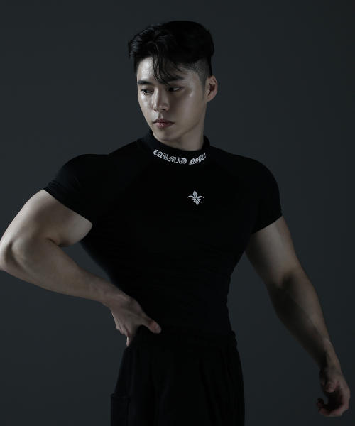 CARMID（カミド）の「コンプレッションモックネックレタリング半袖[ブラック]（Tシャツ/カットソー・メンズ・その他・1/2/3）」の6枚目の写真