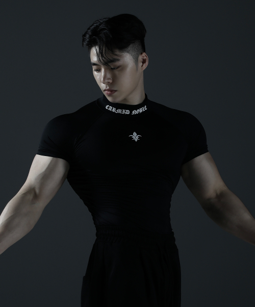 CARMID（カミド）の「コンプレッションモックネックレタリング半袖[ブラック]（Tシャツ/カットソー・メンズ・その他・1/2/3）」の7枚目の写真