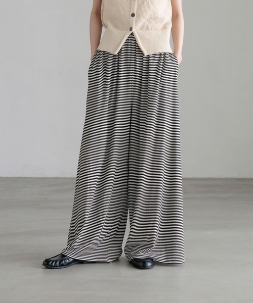 LOWRYS FARM(ローリーズファーム)の「ボーダーカットギャザーパンツ 1056895(その他パンツ・レディース・グレー/ホワイト×ブラック・FREE/SMALL)」の2枚目の写真