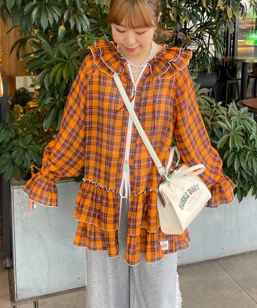 HELLO.SANFRANCISCO(ハローサンフランシスコ)の「【HELLO.SANFRANCISCO】アソート柄フリルシアーパーカー(シャツ/ブラウス・レディース・ホワイト/ブラック/オレンジ・ONE SIZE)」の3枚目の写真