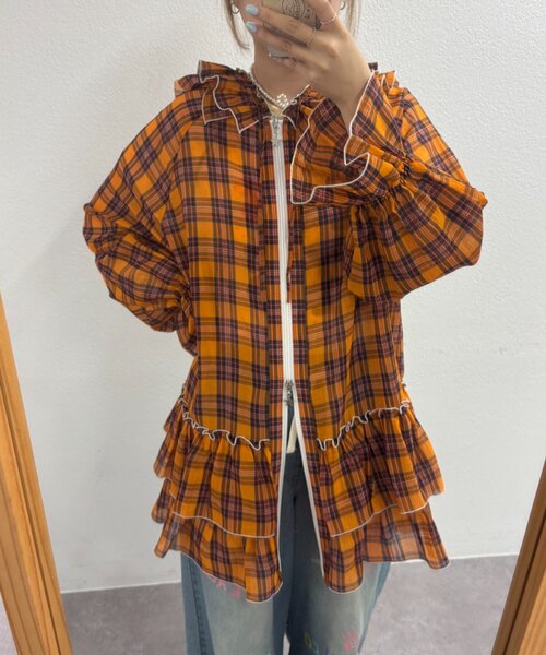 HELLO.SANFRANCISCO(ハローサンフランシスコ)の「【HELLO.SANFRANCISCO】アソート柄フリルシアーパーカー(シャツ/ブラウス・レディース・ホワイト/ブラック/オレンジ・ONE SIZE)」の4枚目の写真