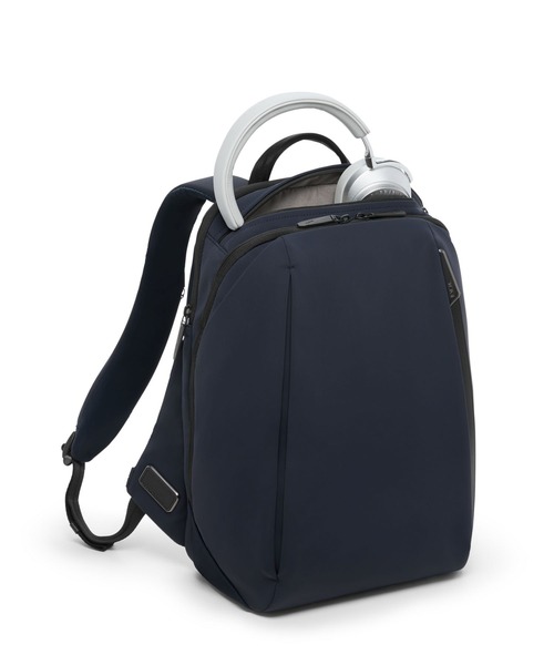 TUMI(トゥミ)の「TUMI AXIS ミディアム・バックパック・20L(A4/PC15インチまで対応)(バックパック/リュック・メンズ・ブラック/ネイビー・FREE)」の12枚目の写真