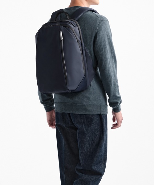 TUMI(トゥミ)の「TUMI AXIS ミディアム・バックパック・20L(A4/PC15インチまで対応)(バックパック/リュック・メンズ・ブラック/ネイビー・FREE)」の16枚目の写真
