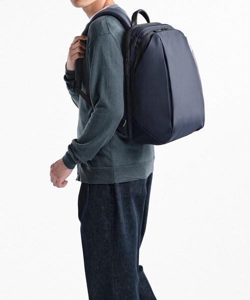 TUMI(トゥミ)の「TUMI AXIS ミディアム・バックパック・20L(A4/PC15インチまで対応)(バックパック/リュック・メンズ・ブラック/ネイビー・FREE)」の17枚目の写真