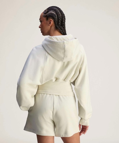 adidas by Stella McCartney(アディダスバイステラマッカートニー)の「adidas by Stella McCartney クロップドパーカー / アディダス adidas(パーカー・レディース・ベージュ・MEDIUM/SMALL/X-LARGE/LARGE)」の2枚目の写真