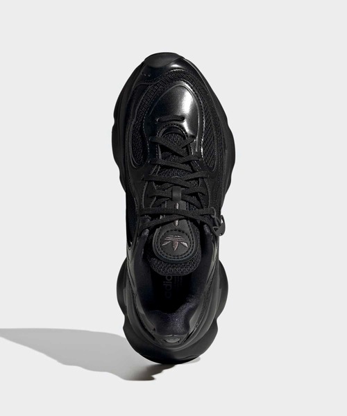 adidas(アディダス)の「オズヴィーナス / OZVENUZ / 厚底スニーカー / アディダスオリジナルス adidas Originals(スニーカー・レディース・ブラック・22.0cm/22.5cm/23.0cm/26.5cm/27.0cm/27.5cm/28.0cm/23.5cm/24.0cm/24.5cm/25.0cm/25.5cm/26.0cm)」の2枚目の写真