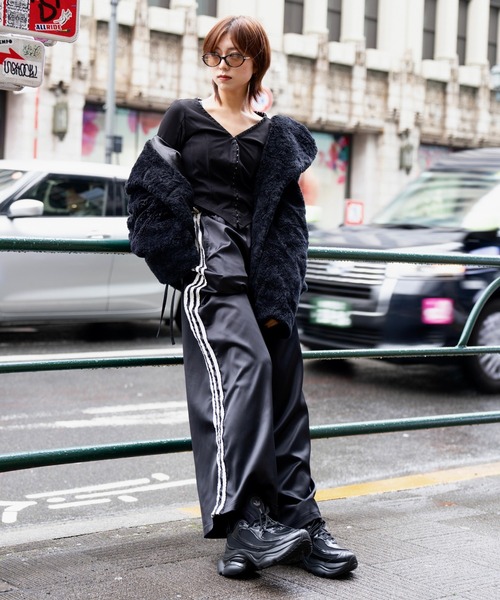 adidas(アディダス)の「オズヴィーナス / OZVENUZ / 厚底スニーカー / アディダスオリジナルス adidas Originals(スニーカー・レディース・ブラック・22.0cm/22.5cm/23.0cm/26.5cm/27.0cm/27.5cm/28.0cm/23.5cm/24.0cm/24.5cm/25.0cm/25.5cm/26.0cm)」の10枚目の写真