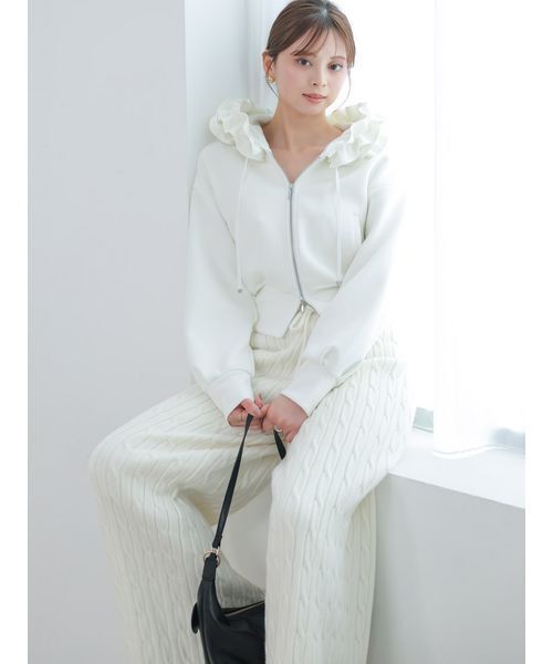 SNIDEL(スナイデル)の「【多色展開】フリルショートジップパーカー(パーカー・レディース・ネイビー/ピンク/グレー/ホワイト/ライトブルー/ワインレッド/ブラック/ブラウン・F)」の13枚目の写真