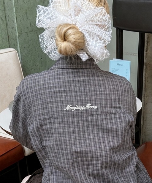 LAC-VERT(ラック・ヴェール)の「バック刺繍オーバーチェックシャツ/冷房対策(シャツ/ブラウス・レディース・グレー/レッド/ブラウン・FREE)」の2枚目の写真