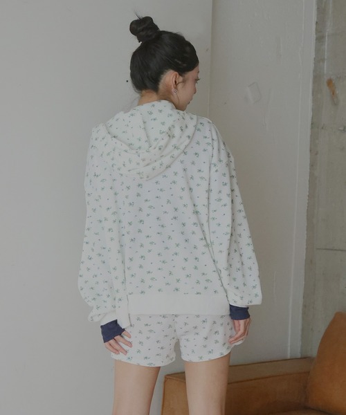 Mili affinity(ミリアフィニティー)の「ワッフル花柄ショートパンツ(その他パンツ・レディース・オフホワイト/グレー/ネイビー・FREE)」の5枚目の写真