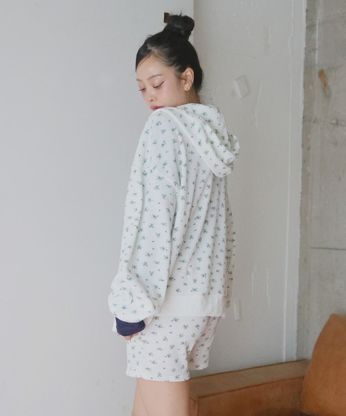 Mili affinity(ミリアフィニティー)の「ワッフル花柄ショートパンツ(その他パンツ・レディース・オフホワイト/グレー/ネイビー・FREE)」の6枚目の写真