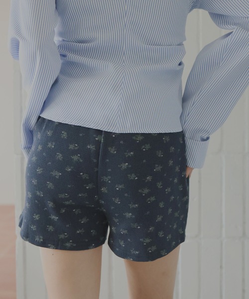 Mili affinity(ミリアフィニティー)の「ワッフル花柄ショートパンツ(その他パンツ・レディース・オフホワイト/グレー/ネイビー・FREE)」の18枚目の写真