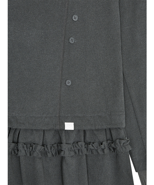 TUOMIO（トゥオミオ）の「FRILL LAYERED LONG SLEEVE [CHARCOAL]（Tシャツ/カットソー・レディース・その他・F）」の4枚目の写真