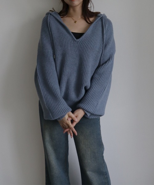 SallyLunn(サリーラン)の「ディープVネックフーディニット(ニット/セーター・レディース・アイボリー/チャコールグレー/ライトブルー・FREE)」の13枚目の写真