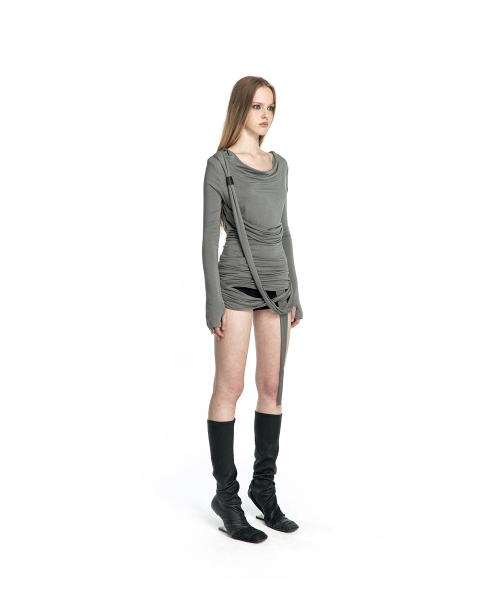 KASHIKO(カシコ)の「Fallen Strapped Hooded Top Charcoal(Tシャツ/カットソー・レディース・その他・FREE)」の6枚目の写真