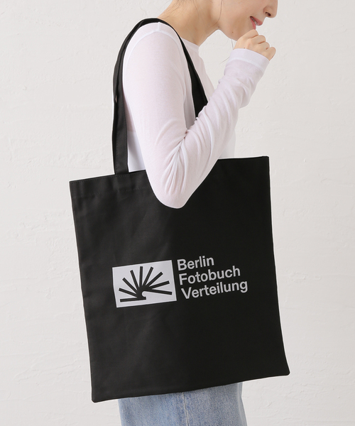 Geek Office（ギークオフィス）の「【Geek Office / ギークオフィス】BERLIN PHOTOBOOK / 002 BAG（トートバッグ・レディース・ブラック/パープル/チャコールグレー/ブルー/グリーン・FREE）」の17枚目の写真