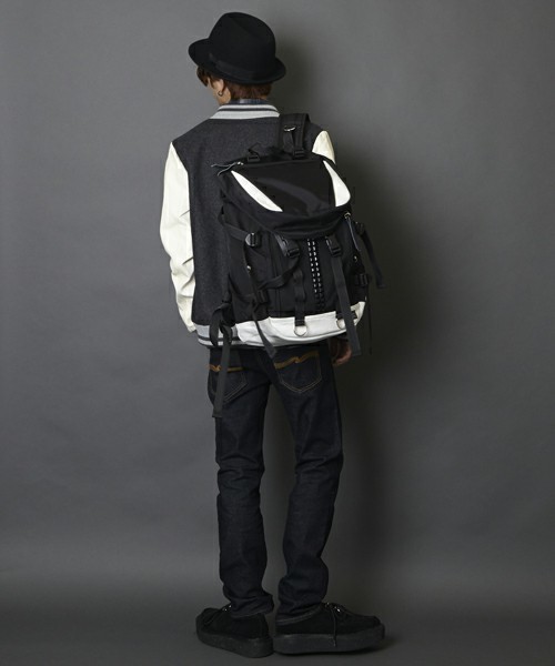 The バッグ World レザー切り替え センタースタッズリュック バックパック リュック World レザー切り替え Mementism メメントイズム のファッション