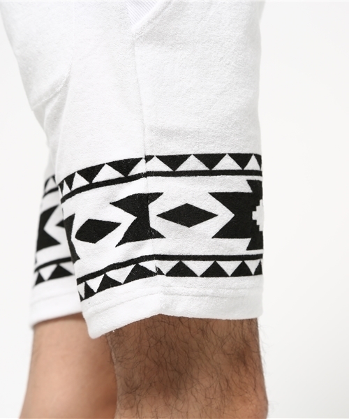 VENCEEXCHANGE（ヴァンスエクスチェンジ）の「パイルオルテガプリントショーツ   （その他パンツ・メンズ・オフホワイト・LARGE/MEDIUM）」の8枚目の写真