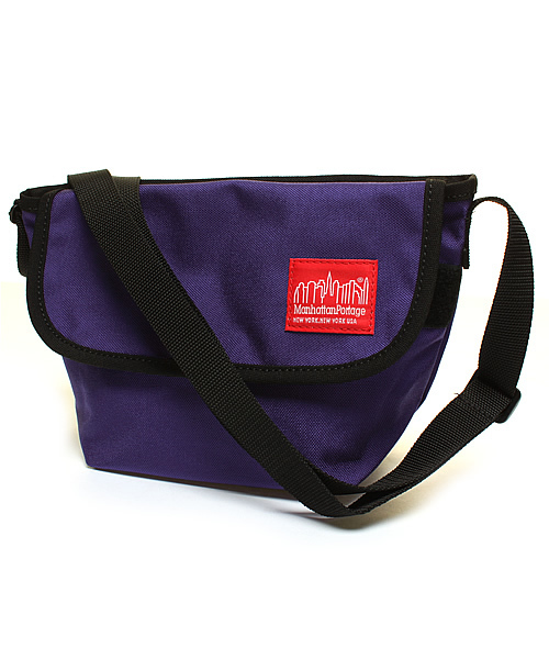 Manhattan Portage（マンハッタンポーテージ）の「Casual Messenger Bag　-カジュアルメッセンジャーバッグ-（メッセンジャーバッグ・メンズ・ネイビー/パープル/レッド/ピンク/グレー/ブラック/グリーン系カモフラージュ/イエロー/ダークネイビー/ベージュ・X-SMALL）」の6枚目の写真