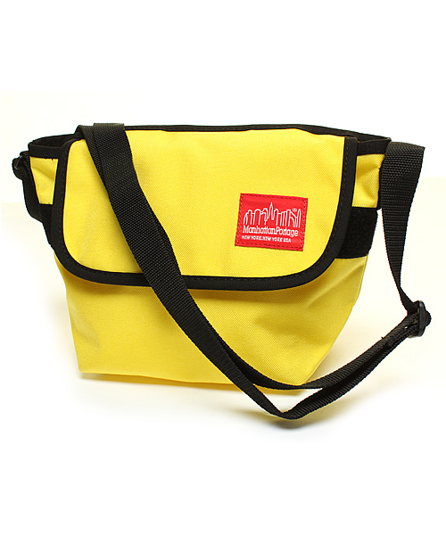 Manhattan Portage（マンハッタンポーテージ）の「Casual Messenger Bag　-カジュアルメッセンジャーバッグ-（メッセンジャーバッグ・メンズ・ネイビー/パープル/レッド/ピンク/グレー/ブラック/グリーン系カモフラージュ/イエロー/ダークネイビー/ベージュ・X-SMALL）」の7枚目の写真