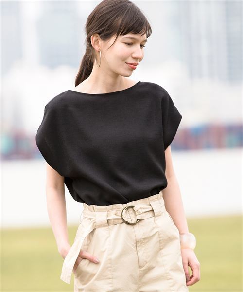 ADAM ET ROPE'（アダムエロペ）の「リネンライク2WAY Tブラウス（シャツ/ブラウス・レディース・ブラウン系その他2/ブラック/ブルー系その他6/ブラック系その他・FREE）」の2枚目の写真