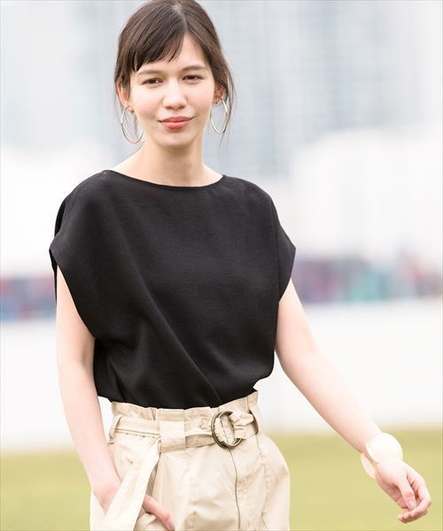 ADAM ET ROPE'（アダムエロペ）の「リネンライク2WAY Tブラウス（シャツ/ブラウス・レディース・ブラウン系その他2/ブラック/ブルー系その他6/ブラック系その他・FREE）」の13枚目の写真