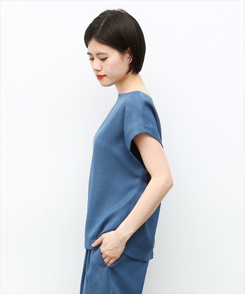 ADAM ET ROPE'（アダムエロペ）の「リネンライク2WAY Tブラウス（シャツ/ブラウス・レディース・ブラウン系その他2/ブラック/ブルー系その他6/ブラック系その他・FREE）」の17枚目の写真