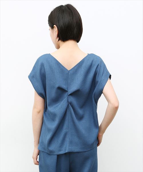 ADAM ET ROPE'（アダムエロペ）の「リネンライク2WAY Tブラウス（シャツ/ブラウス・レディース・ブラウン系その他2/ブラック/ブルー系その他6/ブラック系その他・FREE）」の18枚目の写真